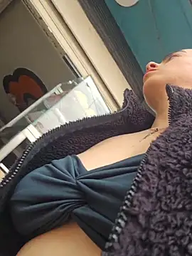 Snapshot of Sairy_ chatting on 10/25/25, 08:36 Sairy online show from 10/25/25, 08:36