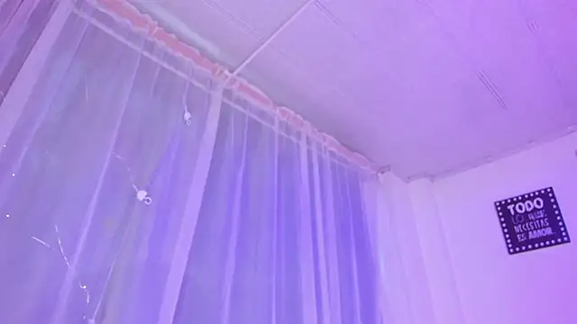 Snapshot of Pretty_Johnson_ chatting on 11/22/25, 11:31 Pretty Johnson online show from 11/22/25, 11:31