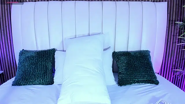 LauraCarther online show from 02/26/26, 05:23