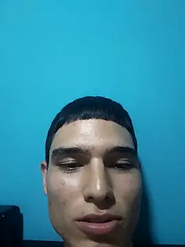 Snapshot of Saul_yei chatting on 03/15/25, 06:10 Saul yei online show from 03/15/25, 06:10