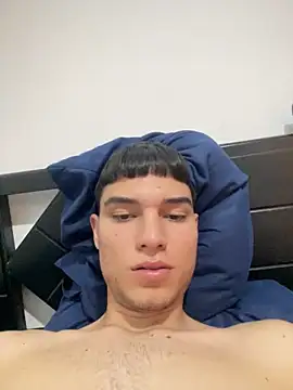 Snapshot of Saul_yei chatting on 10/16/25, 08:10 Saul yei online show from 10/16/25, 08:10