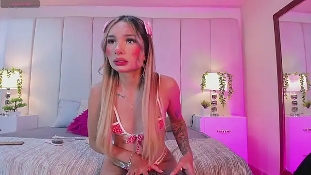 Snapshot of princesssammy2 chatting on 09/11/25, 11:27 princesssammy2 online show from 09/11/25, 11:27