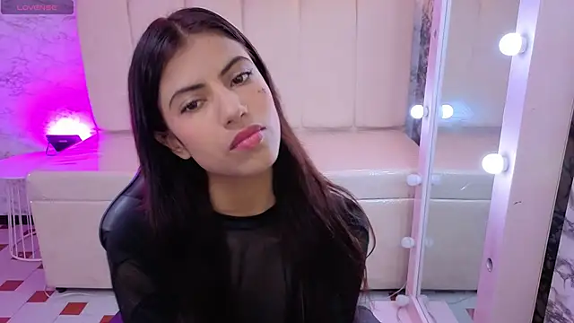 Snapshot of _Kitty_v chatting on 03/03/26, 01:06 Kitty v online show from 03/03/26, 01:06