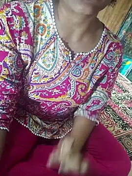 Snapshot of Shalini_telugu09 chatting on 11/11/25, 06:46 Shalini telugu09 online show from 11/11/25, 06:46