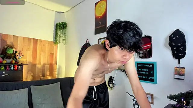 Snapshot of Yaiden_11 chatting on 03/18/25, 02:26 Yaiden 11 online show from 03/18/25, 02:26