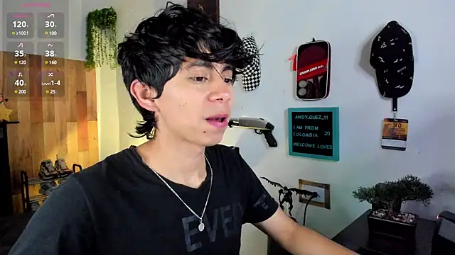 Snapshot of Yaiden_11 chatting on 03/22/25, 01:19 Yaiden 11 online show from 03/22/25, 01:19