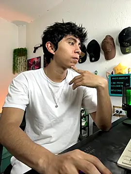 Snapshot of Yaiden_11 chatting on 09/20/25, 10:05 Yaiden 11 online show from 09/20/25, 10:05