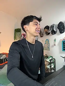 Snapshot of Yaiden_11 chatting on 10/20/25, 10:05 Yaiden 11 online show from 10/20/25, 10:05