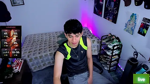 Snapshot of Yaiden_11 chatting on 11/12/25, 10:15 Yaiden 11 online show from 11/12/25, 10:15