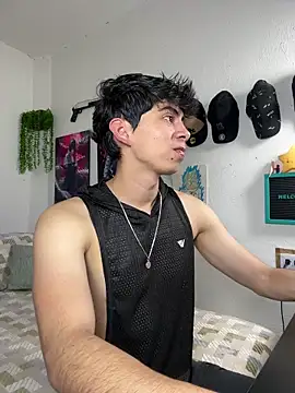 Snapshot of Yaiden_11 chatting on 12/19/25, 10:00 Yaiden 11 online show from 12/19/25, 10:00