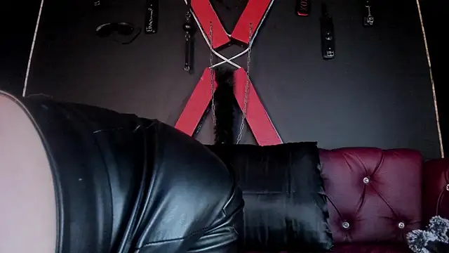 Snapshot of AngelinaBlanc_ chatting on 04/06/26, 11:22 AngelinaBlanc online show from 04/06/26, 11:22