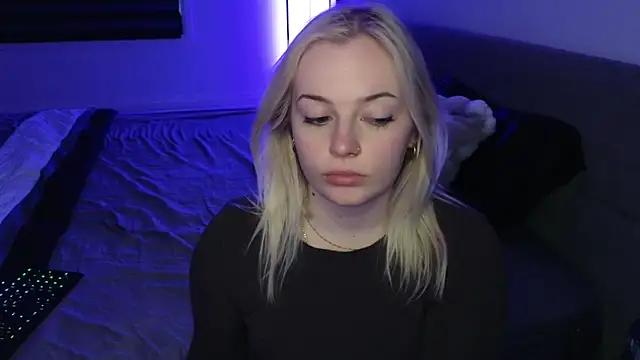 Snapshot of margot_robbie7 chatting on 04/27/26, 12:08 margot robbie7 online show from 04/27/26, 12:08