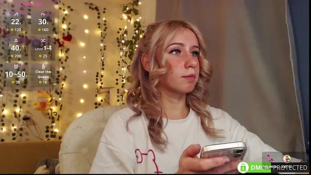 Snapshot of Mia__Kitty chatting on 09/26/25, 06:45 Mia  Kitty online show from 09/26/25, 06:45