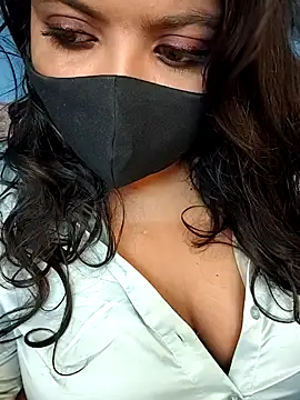 Snapshot of Tamil_hot_whiskey_girl chatting on 03/17/25, 05:38 Tamil hot whiskey girl online show from 03/17/25, 05:38