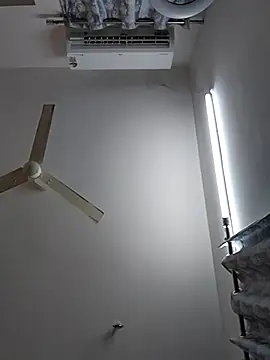 Snapshot of Tamil_hot_whiskey_girl chatting on 10/23/25, 04:28 Tamil hot whiskey girl online show from 10/23/25, 04:28