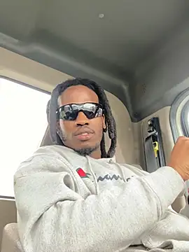 Snapshot of Sir-Tucker chatting on 03/13/25, 05:39 Sir-Tucker online show from 03/13/25, 05:39