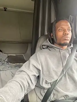 Snapshot of Sir-Tucker chatting on 03/20/25, 08:08 Sir-Tucker online show from 03/20/25, 08:08