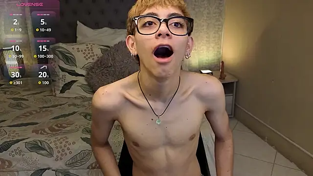 Snapshot of Matty_Sparkk chatting on 11/03/25, 01:56 Matty Sparkk online show from 11/03/25, 01:56