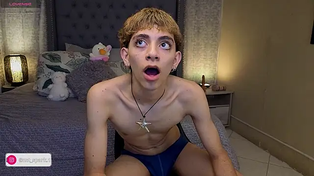 Snapshot of Matty_Sparkk chatting on 11/18/25, 01:59 Matty Sparkk online show from 11/18/25, 01:59