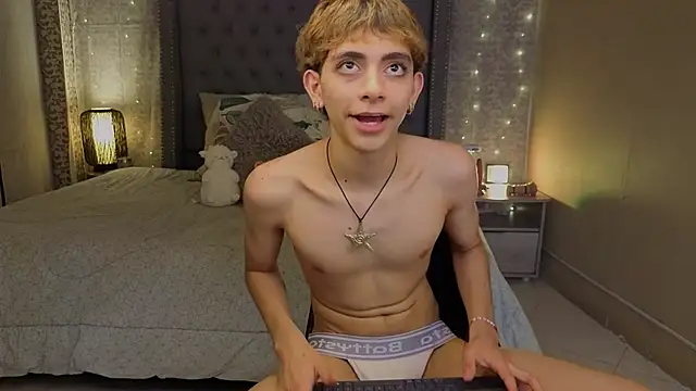 Snapshot of Matty_Sparkk chatting on 11/30/25, 02:54 Matty Sparkk online show from 11/30/25, 02:54