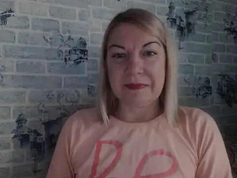 Lillia Ray online show from 12/03/25, 09:40