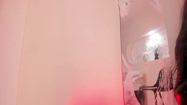 Snapshot of Hot_valerygh chatting on 11/05/25, 07:47 Hot valerygh online show from 11/05/25, 07:47