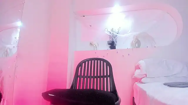 Snapshot of Hot_valerygh chatting on 11/06/25, 07:15 Hot valerygh online show from 11/06/25, 07:15