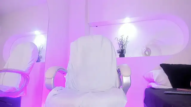 Snapshot of Hot_valerygh chatting on 11/21/25, 06:28 Hot valerygh online show from 11/21/25, 06:28