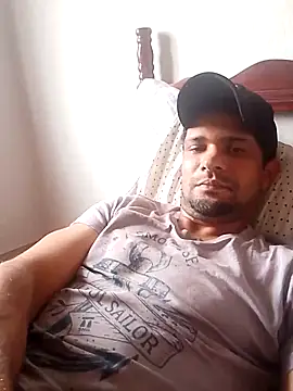 Snapshot of colemiranda chatting on 11/11/25, 03:56 colemiranda online show from 11/11/25, 03:56