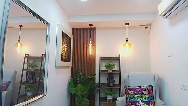 Coral Lise online show from 09/10/25, 10:59