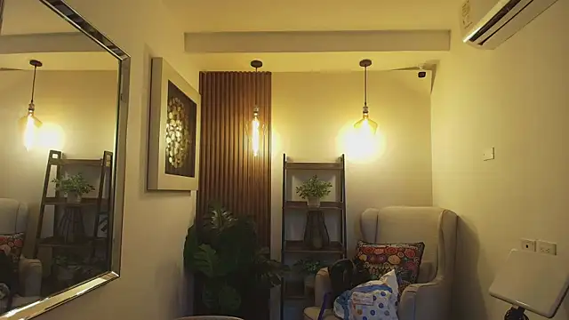 Coral Lise online show from 09/11/25, 11:21