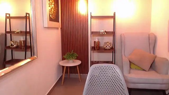 Coral Lise online show from 11/25/25, 10:59