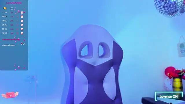 Snapshot of julieta_caceres1 chatting on 03/22/25, 11:21 julieta caceres1 online show from 03/22/25, 11:21