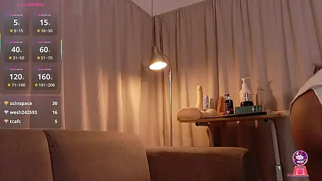 YuliethPetite online show from 10/17/25, 12:41