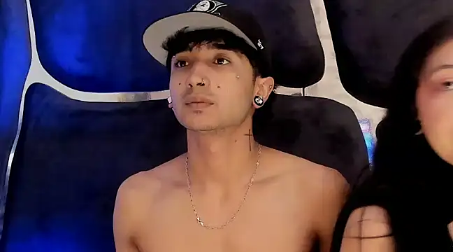 Snapshot of LauryAndNarem69 chatting on 03/15/25, 01:51 LauryAndNarem69 online show from 03/15/25, 01:51