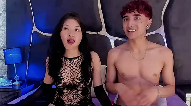 Snapshot of LauryAndNarem69 chatting on 03/18/25, 04:04 LauryAndNarem69 online show from 03/18/25, 04:04