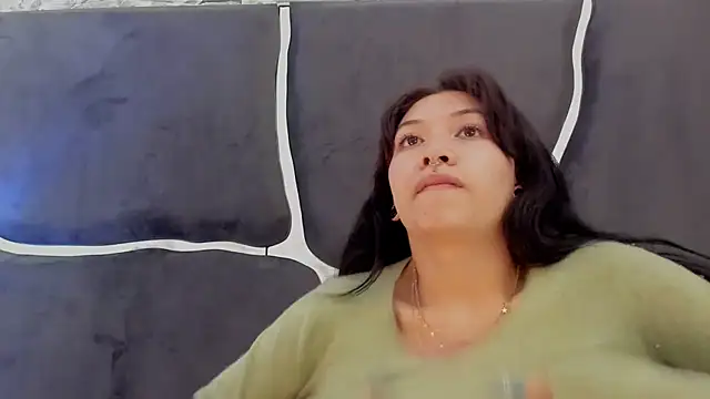 Snapshot of LauryAndNarem69 chatting on 03/20/25, 07:25 LauryAndNarem69 online show from 03/20/25, 07:25