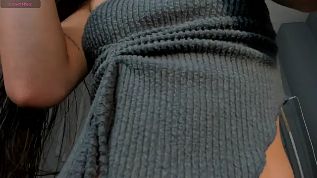 MaiaCollins online show from 11/20/25, 06:40