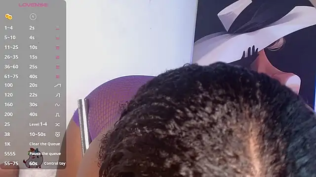 Snapshot of LaurenG7 chatting on 10/17/25, 08:22 LaurenG7 online show from 10/17/25, 08:22