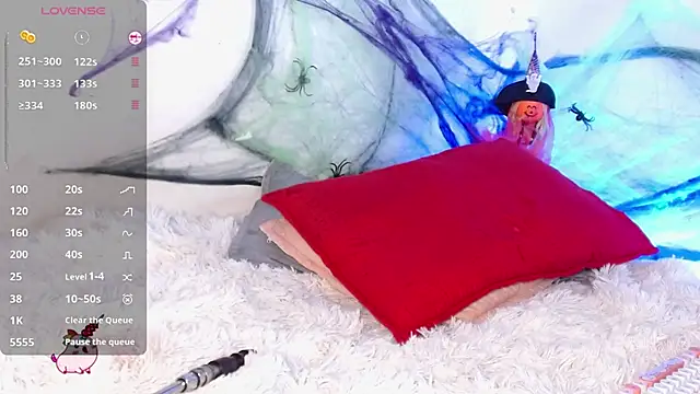 Snapshot of LaurenG7 chatting on 10/23/25, 08:29 LaurenG7 online show from 10/23/25, 08:29