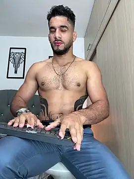 Maximiliano ford online show from 09/27/25, 10:42