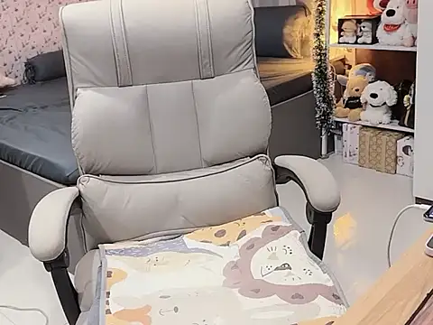 Nabiii6868 online show from 12/18/25, 04:13