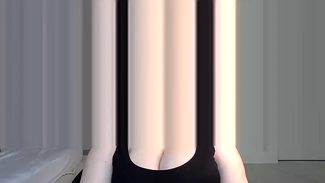 Snapshot of Amy_Sky_ chatting on 03/16/25, 12:44 Amy Sky online show from 03/16/25, 12:44