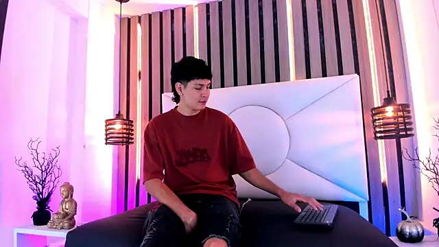 Jhojan twink online show from 10/31/25, 12:17