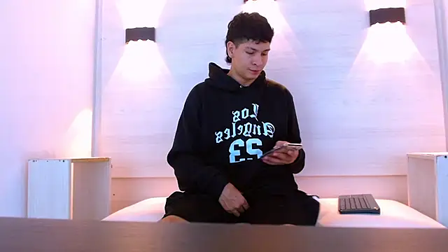 Jhojan twink online show from 12/16/25, 12:32