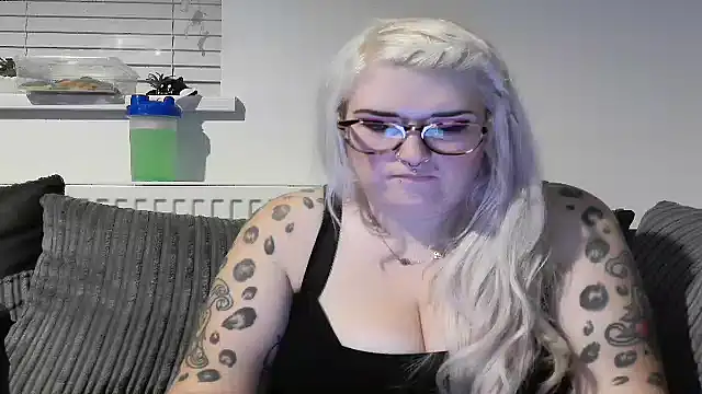 Snapshot of Sizzling_Indie36 chatting on 09/18/25, 08:44 Sizzling Indie36 online show from 09/18/25, 08:44