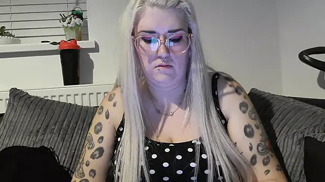 Snapshot of Sizzling_Indie36 chatting on 10/01/25, 07:42 Sizzling Indie36 online show from 10/01/25, 07:42