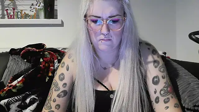 Snapshot of Sizzling_Indie36 chatting on 10/20/25, 07:47 Sizzling Indie36 online show from 10/20/25, 07:47