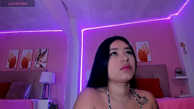 Snapshot of Molly_h0t chatting on 03/28/26, 12:38 Molly h0t online show from 03/28/26, 12:38