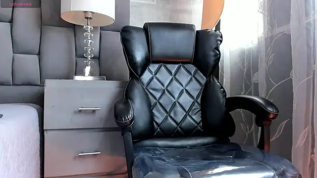 Snapshot of AliceStevens_ chatting on 11/05/25, 02:06 AliceStevens online show from 11/05/25, 02:06